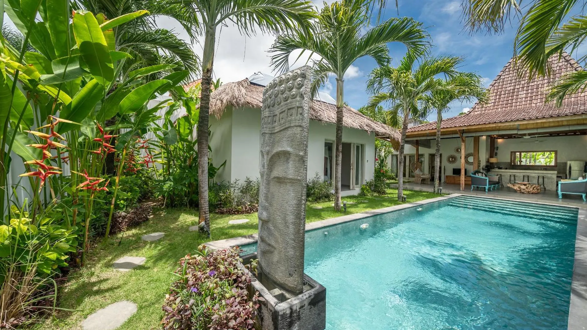 Villa Palm Tree - Huge 4Bd Villa Center Seminyak  Seminyak (Bali)