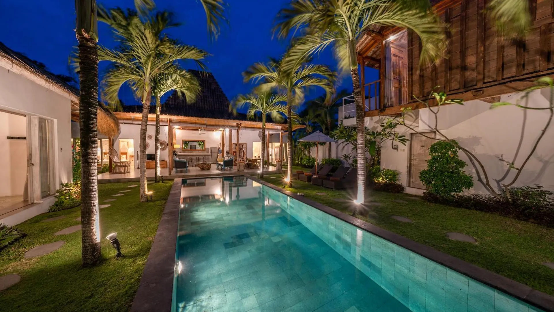 Villa Palm Tree - Huge 4Bd Villa Center Seminyak 0*, Seminyak (Bali)