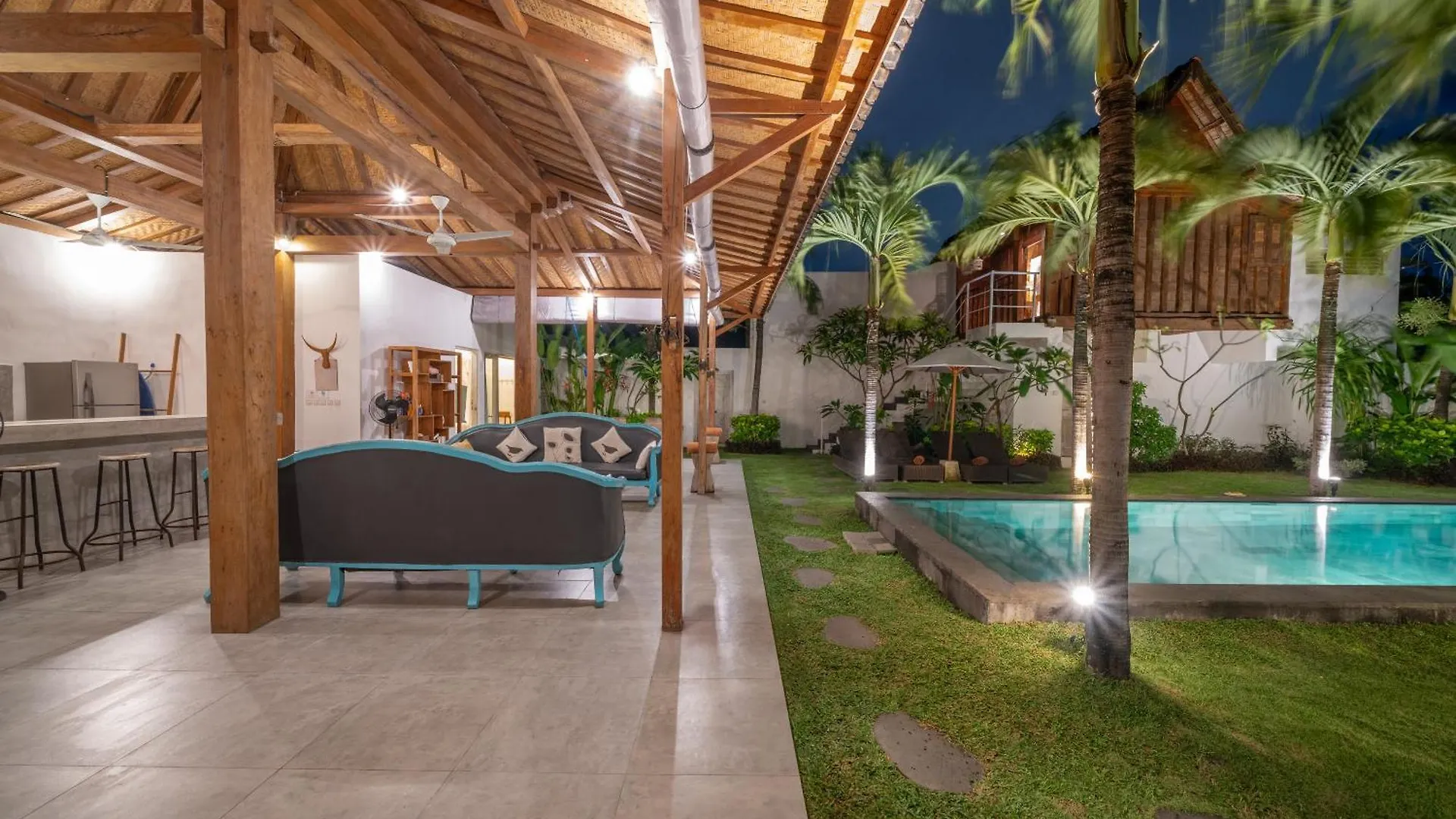 Villa Palm Tree - Huge 4Bd Villa Center Seminyak