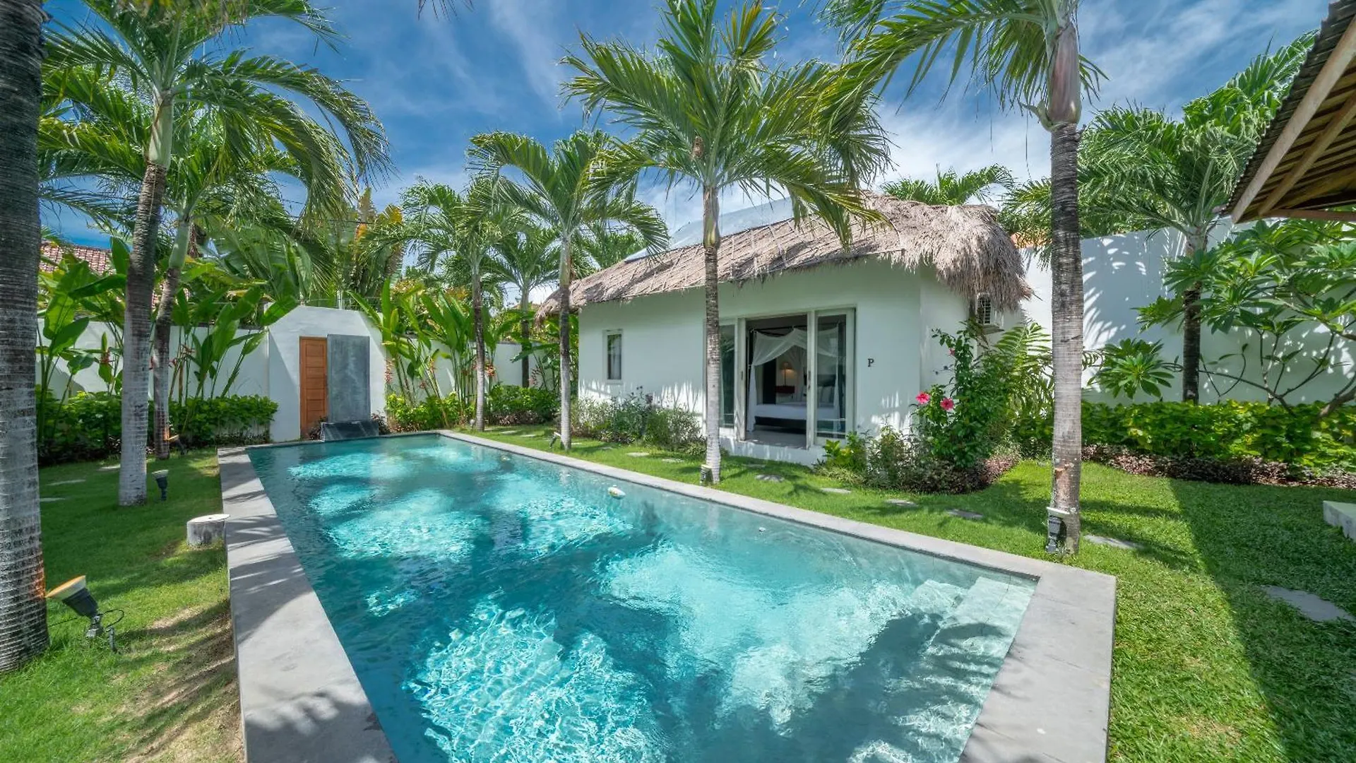 Villa Palm Tree - Huge 4Bd Villa Center Seminyak 0*, Seminyak (Bali)
