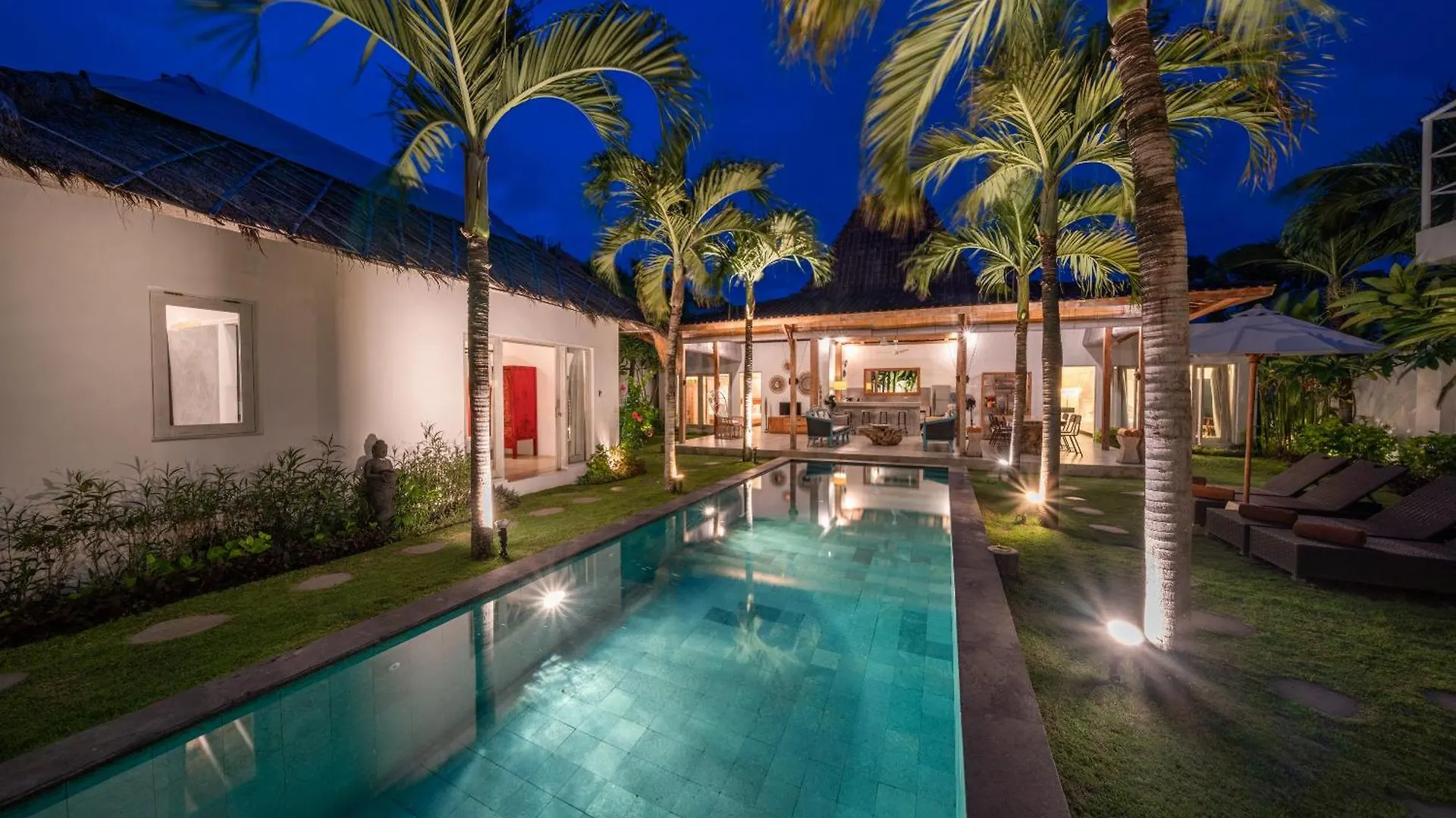 Villa Palm Tree - Huge 4Bd Villa Center Seminyak
