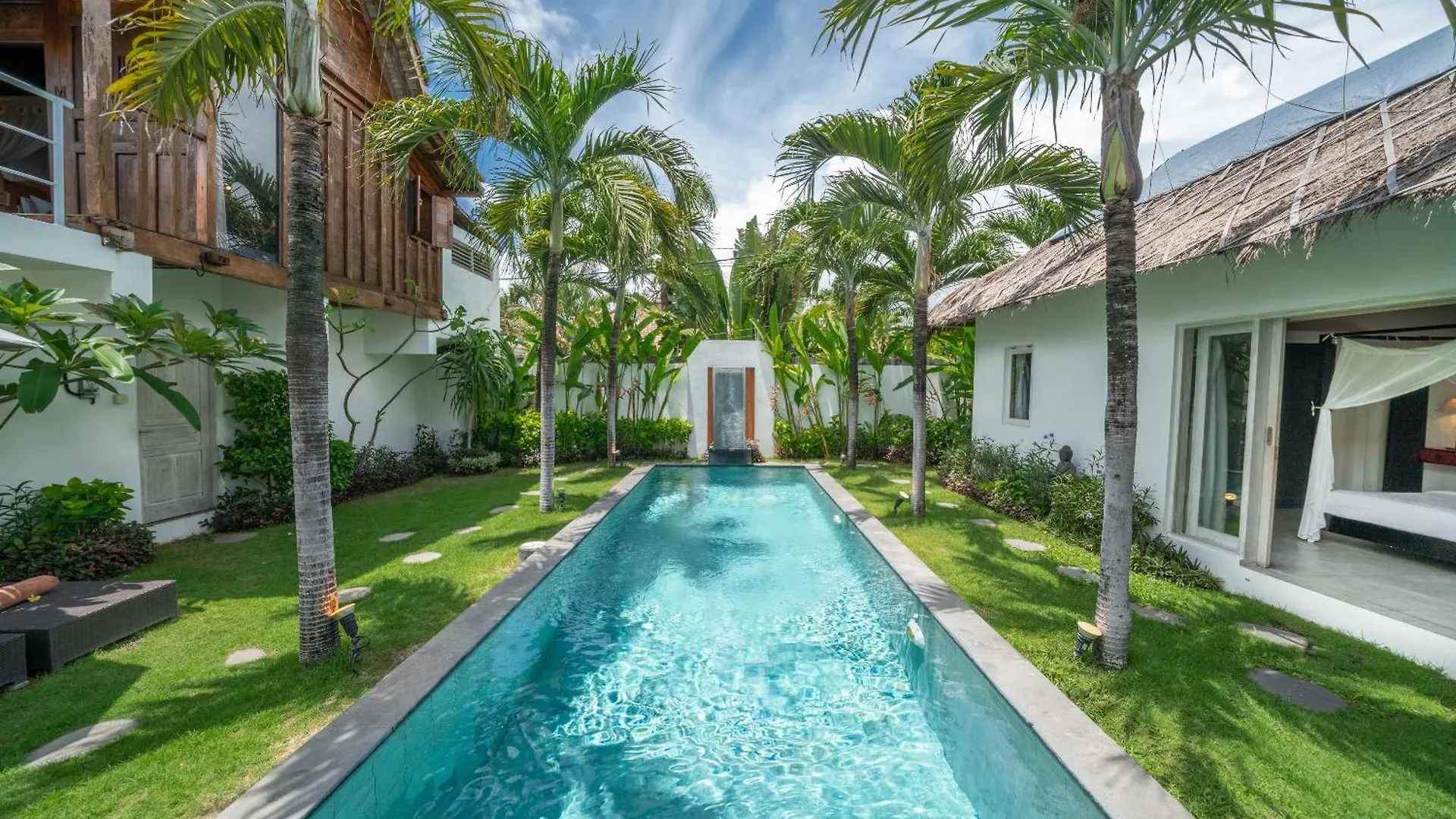 Villa Palm Tree - Huge 4Bd Villa Center Seminyak Indonesia