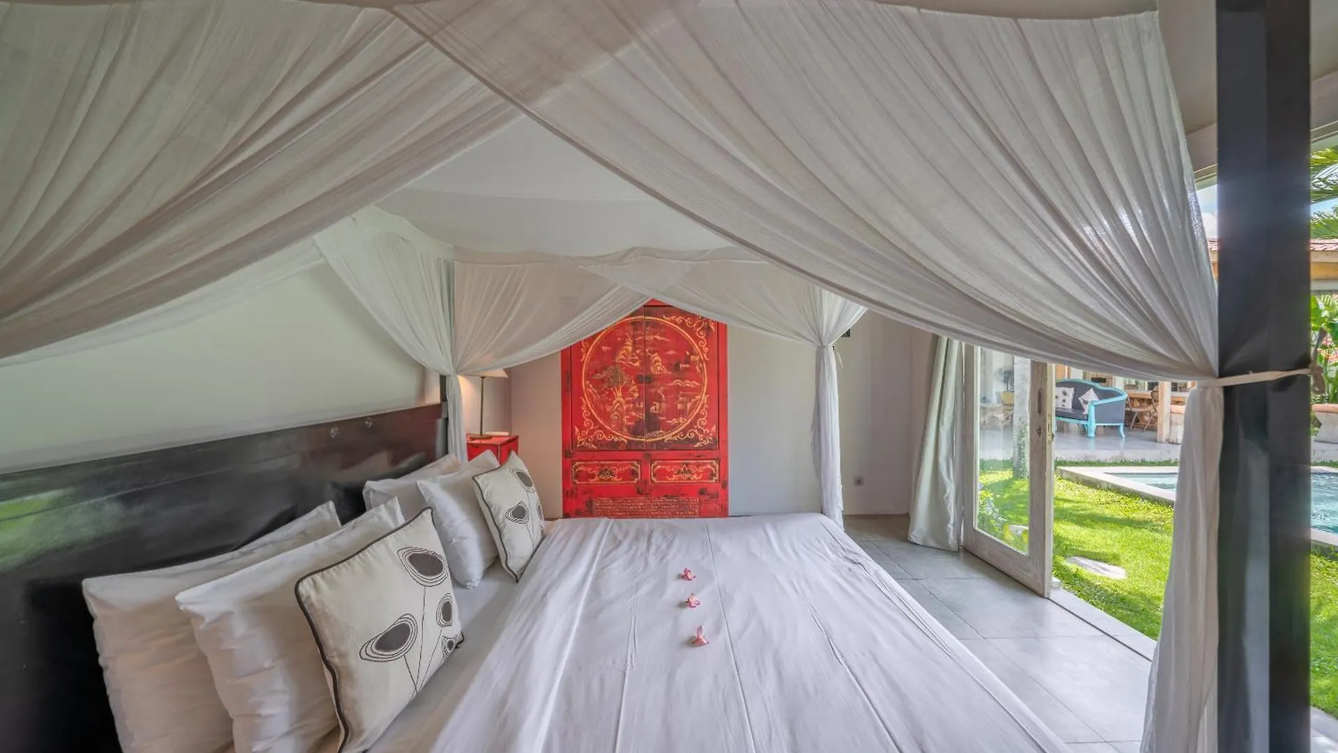 Villa Palm Tree - Huge 4Bd Villa Center Seminyak
