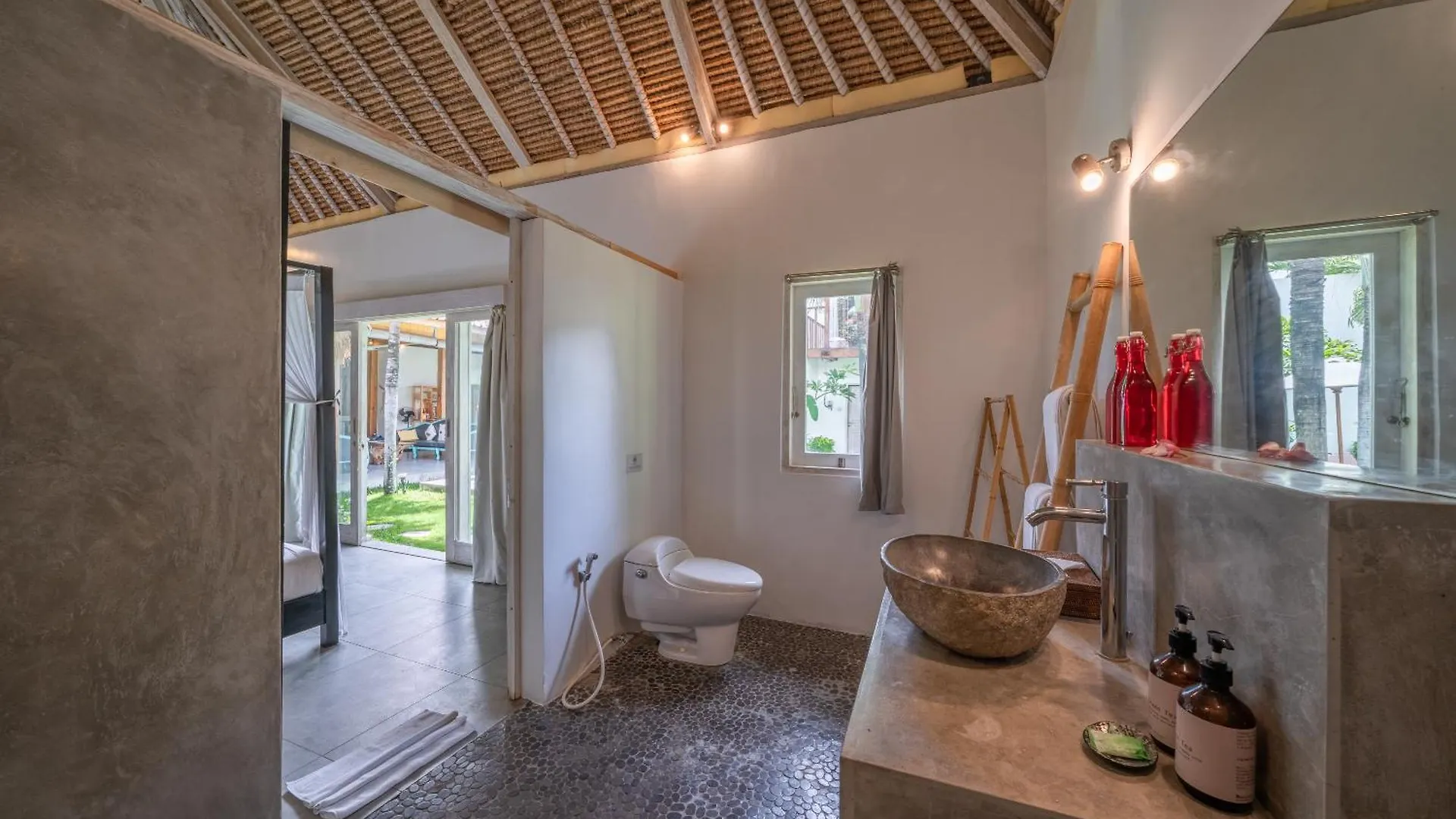 Villa Palm Tree - Huge 4Bd Villa Center Seminyak Indonesia