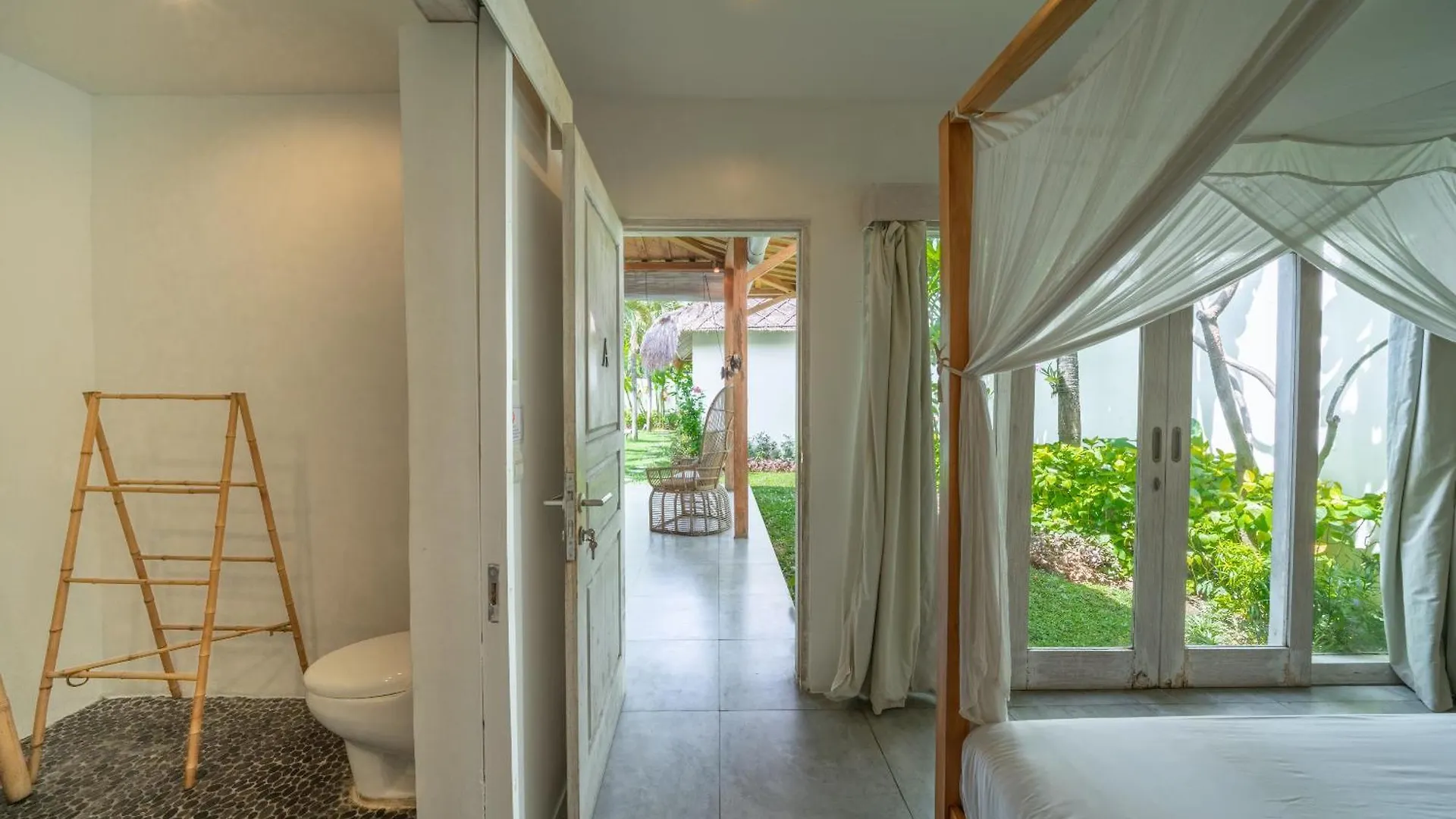 Villa Palm Tree - Huge 4Bd Villa Center Seminyak